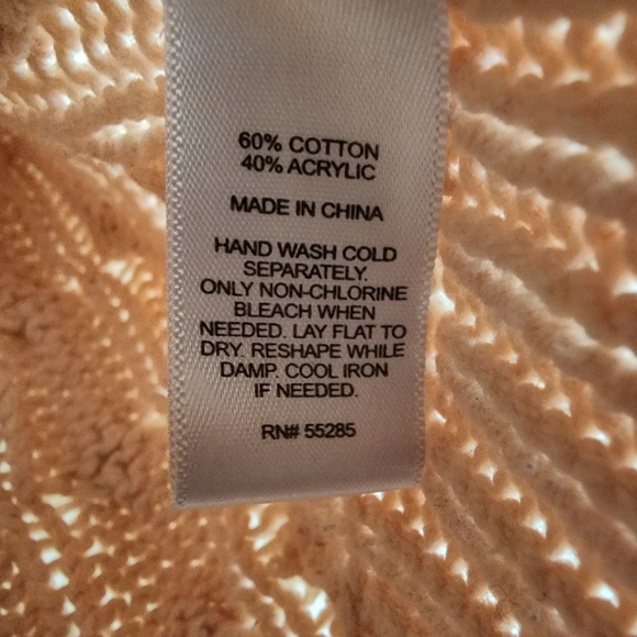 Express cable knit distressed slouchy low scoop vneck peach sweater - Picture 9 of 9